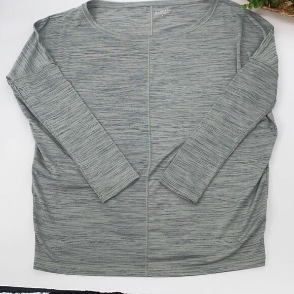 ATHLETA Essence Flow Top Long Sleeve Spacedye Bali Sage Green S - Picture 3 of 13
